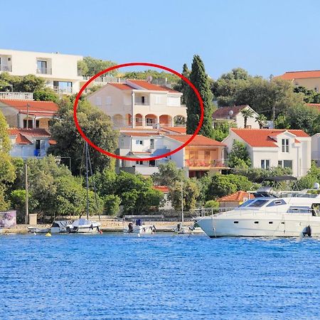 Apartments By The Sea Seget Vranjica, Trogir - 13771 المظهر الخارجي الصورة