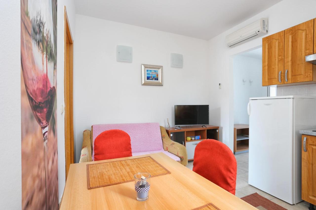 Apartments By The Sea Seget Vranjica, Trogir - 13771 المظهر الخارجي الصورة