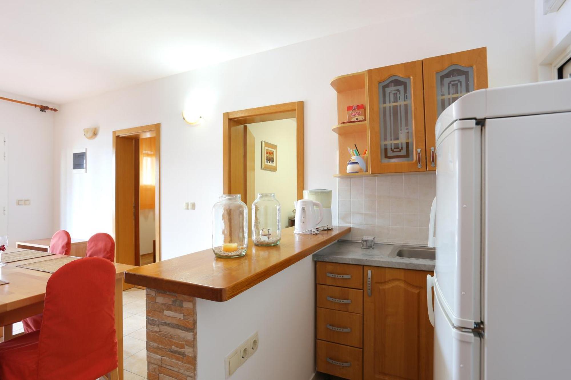 Apartments By The Sea Seget Vranjica, Trogir - 13771 الغرفة الصورة